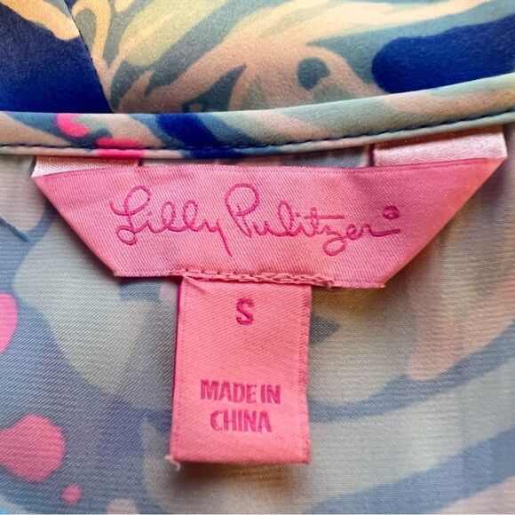 Lilly Pulitzer Deanna Romper Bay Blue Pink Into The Deep
Size S - Picture 7 of 8